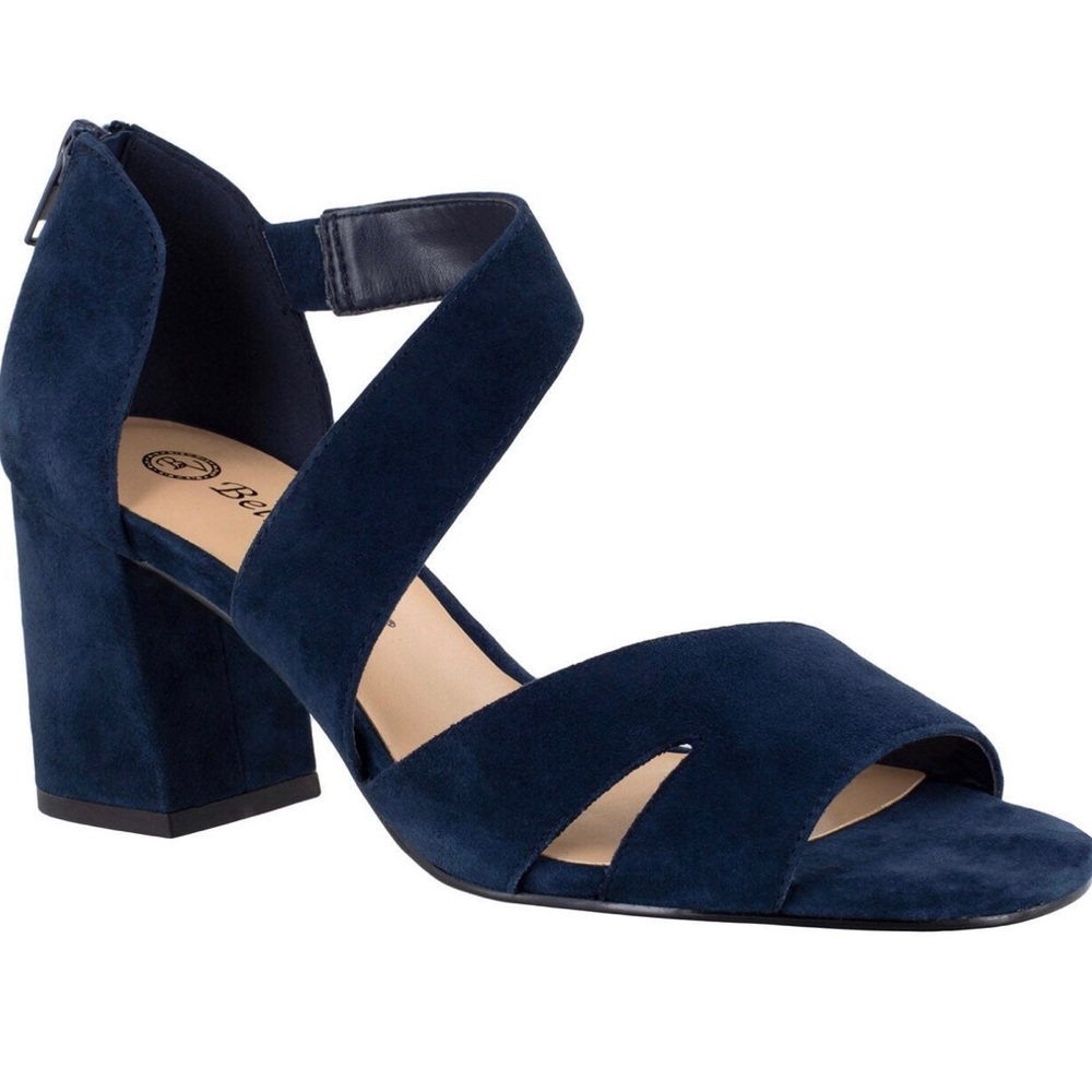 NEW Bella Vita Korrine Women's Block Heel Sandals…7.5M and color is Navy Suede!